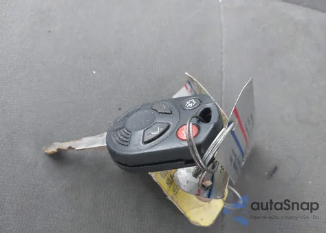 2011 Ford Escape Xls z USA, uszkodzony, nr VIN 1FMCU0C73BKB19965